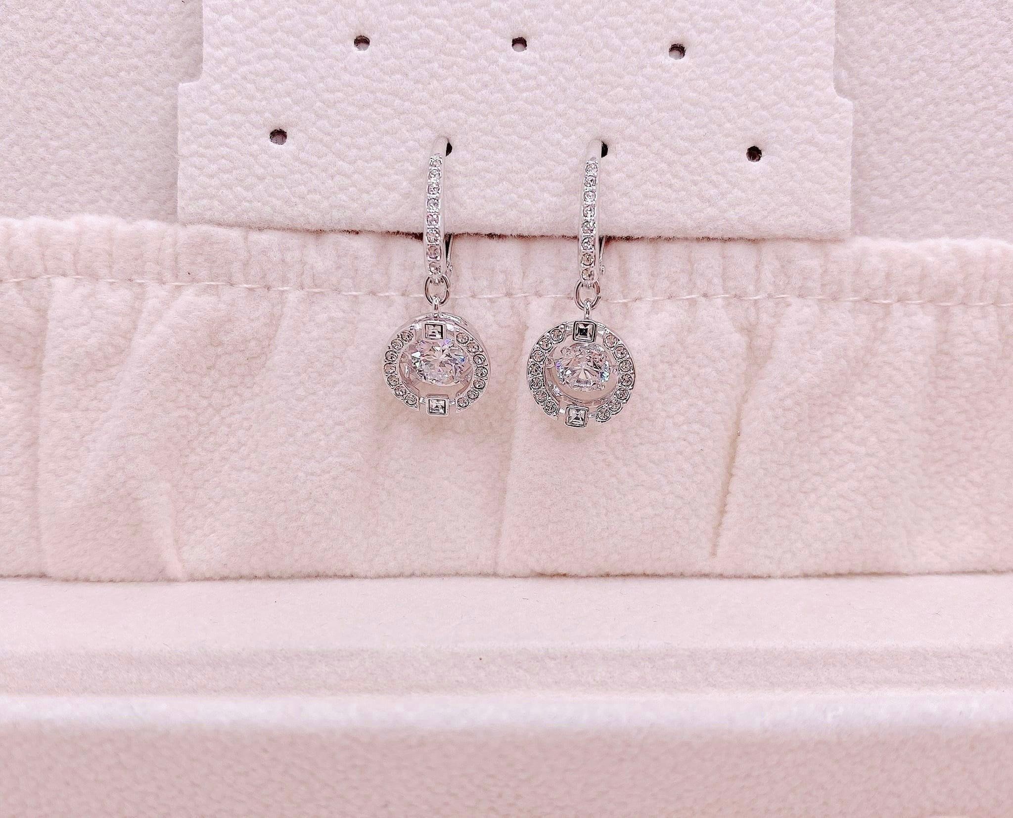 Khuyên tai đá nhảy Swarovski màu trắng - Swarovski Sparkling Dance drop earrings Round cut, White, Rhodium plated