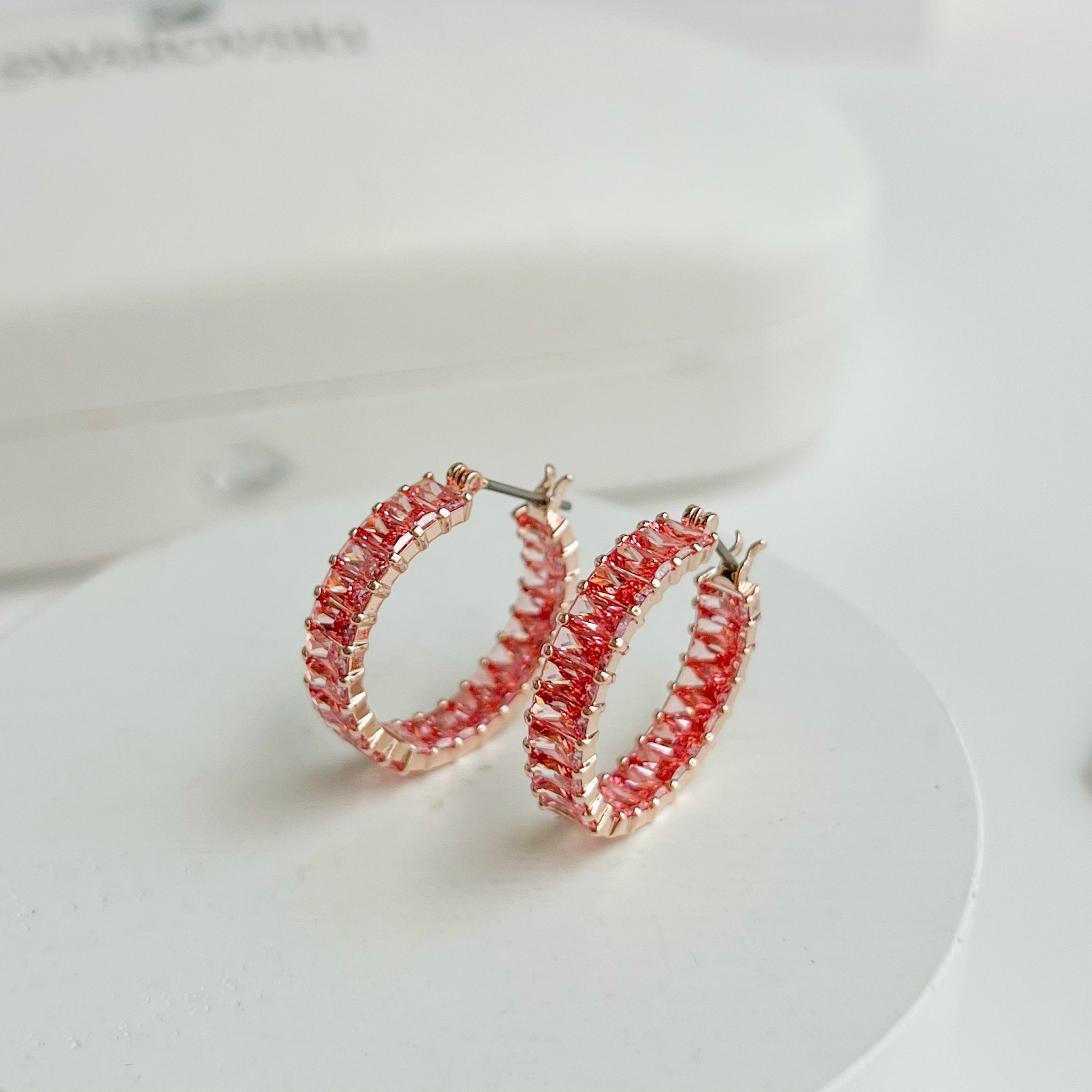 Khuyên tai Swarovski Matrix hồng - Swarovski Matrix hoop earrings Baguette cut, Pink, Rose gold-tone plated