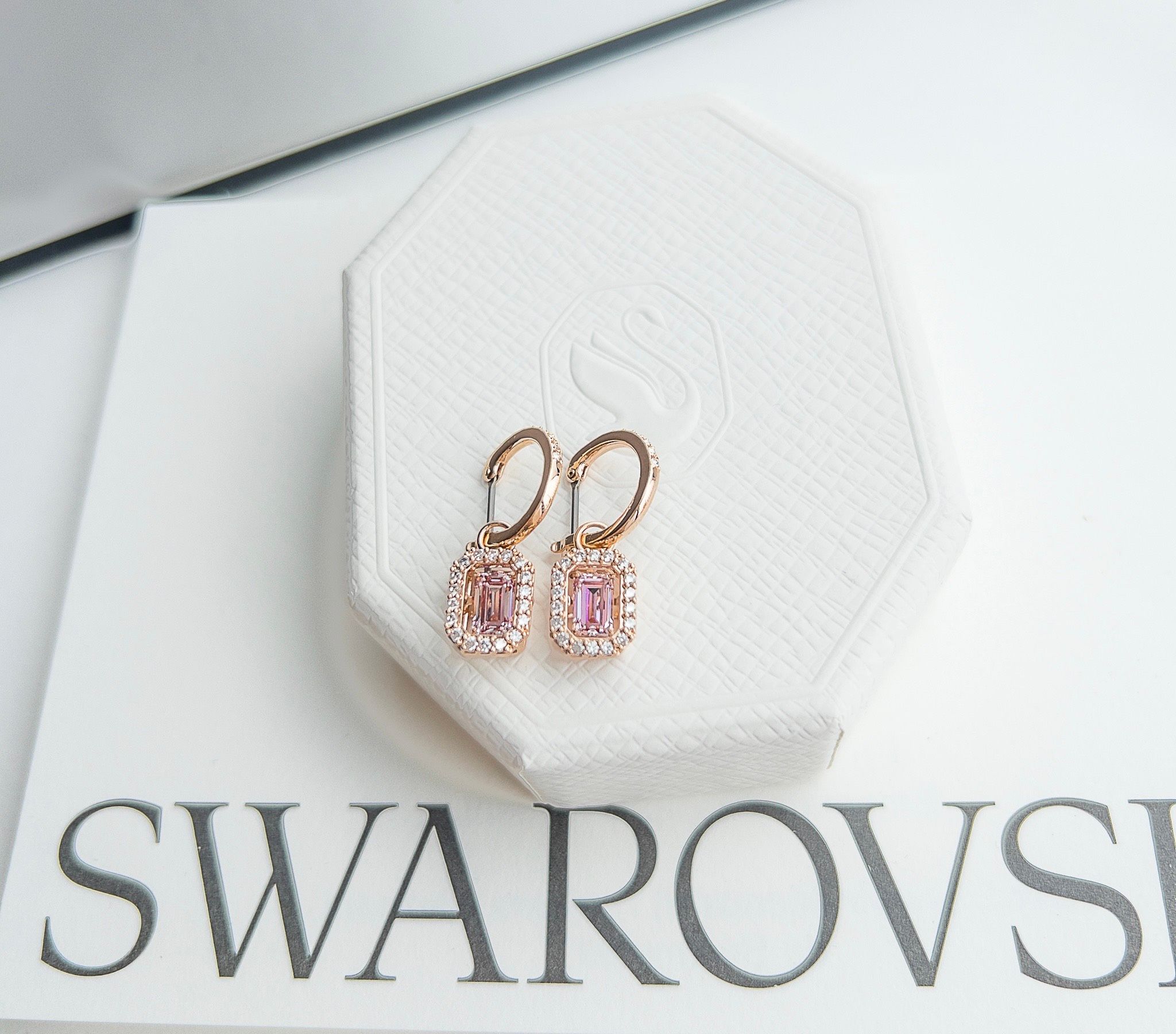 Khuyên tai Swarovski Millenia đá nhảy - Swarovski Millenia drop earrings