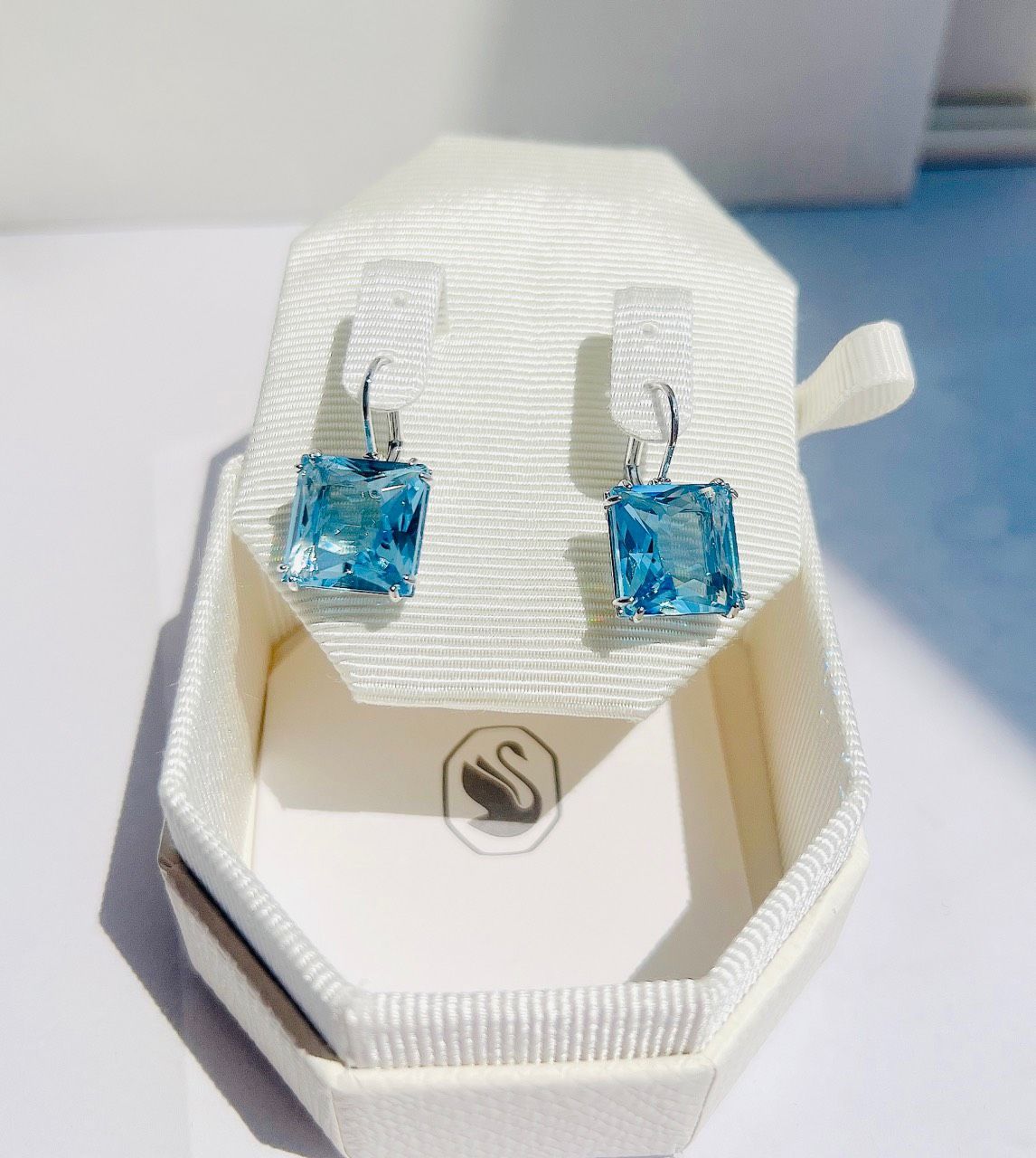 Khuyên tai Swarovski Millenia xanh aqua - Swarovski Millenia drop earrings Square cut, Blue, Rhodium plated