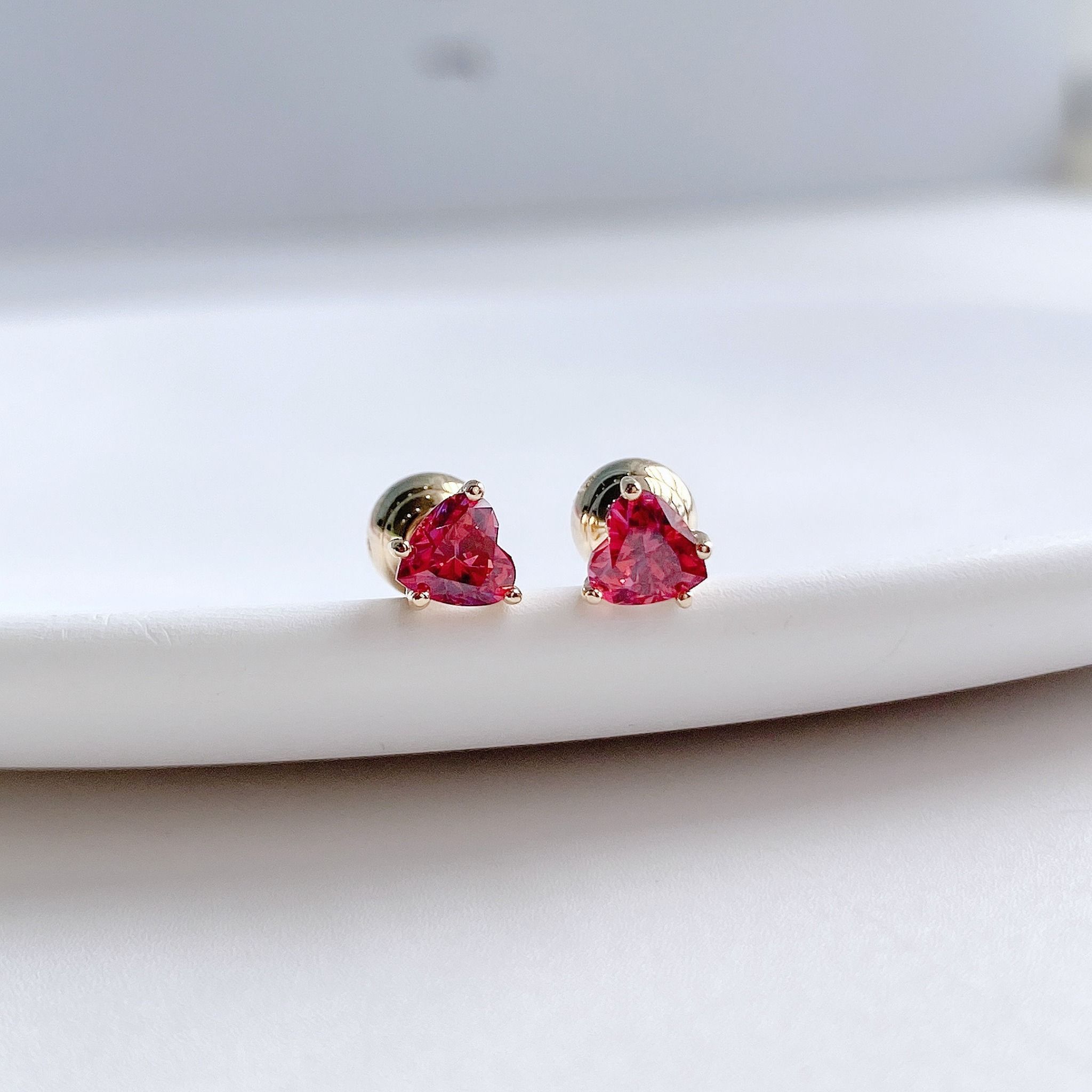 Khuyên Swarovski Stilla tim đỏ - Swarovski Stilla stud earrings Heart, Red, Gold-tone plated