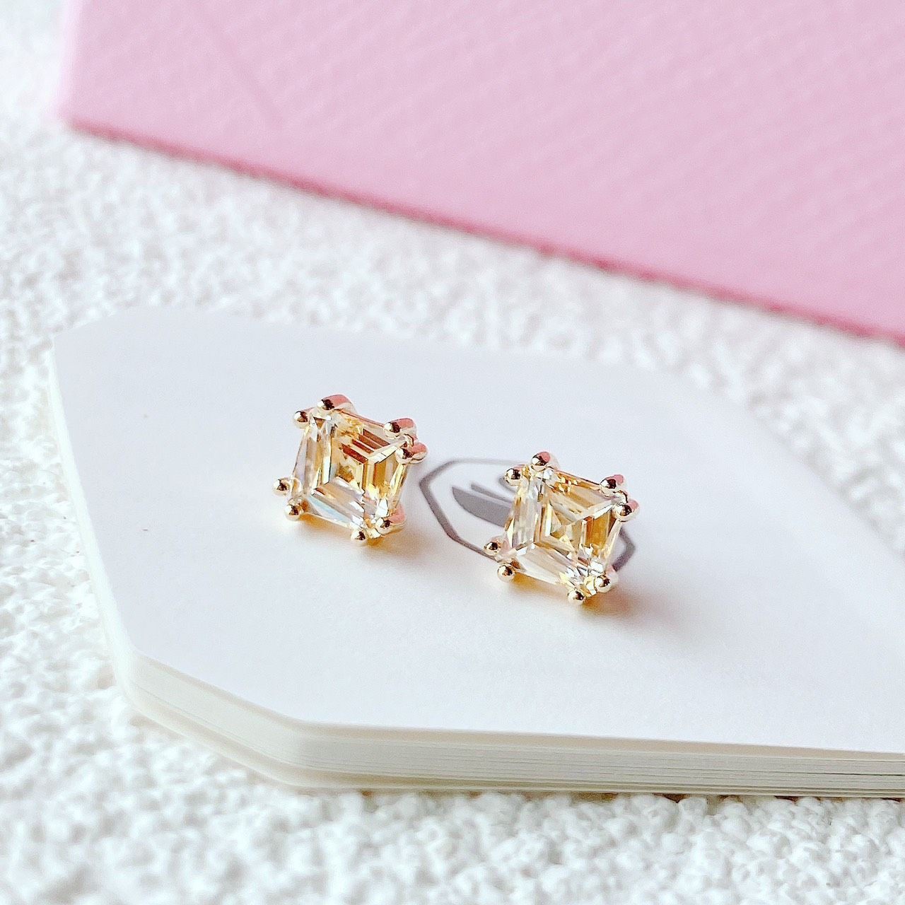 Stilla stud earrings Square cut, Yellow, Gold-tone plated