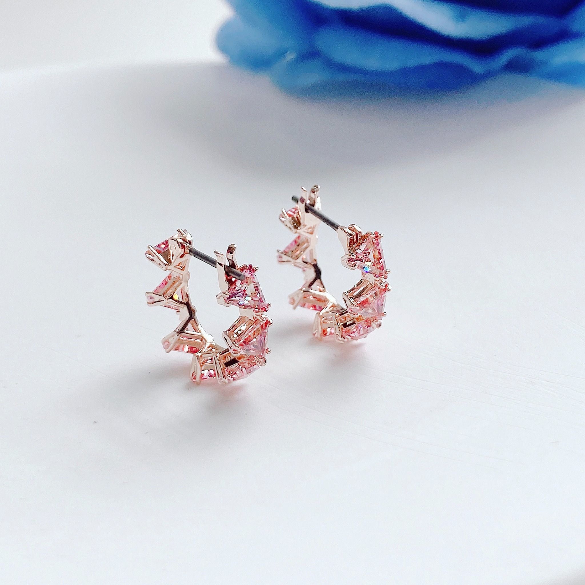 Ortyx hoop earrings Triangle cut, Small, Pink, Rose gold-tone plated