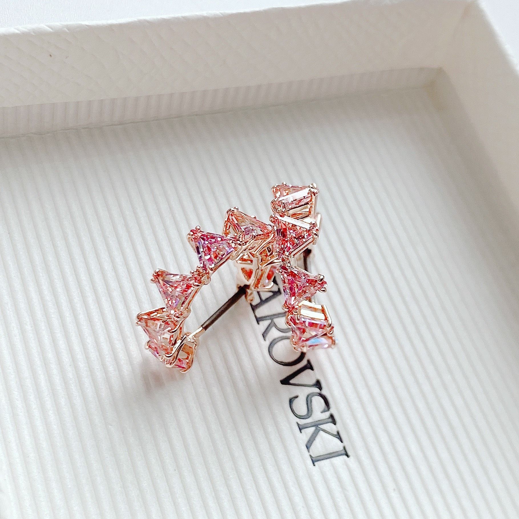 Ortyx hoop earrings Triangle cut, Small, Pink, Rose gold-tone plated