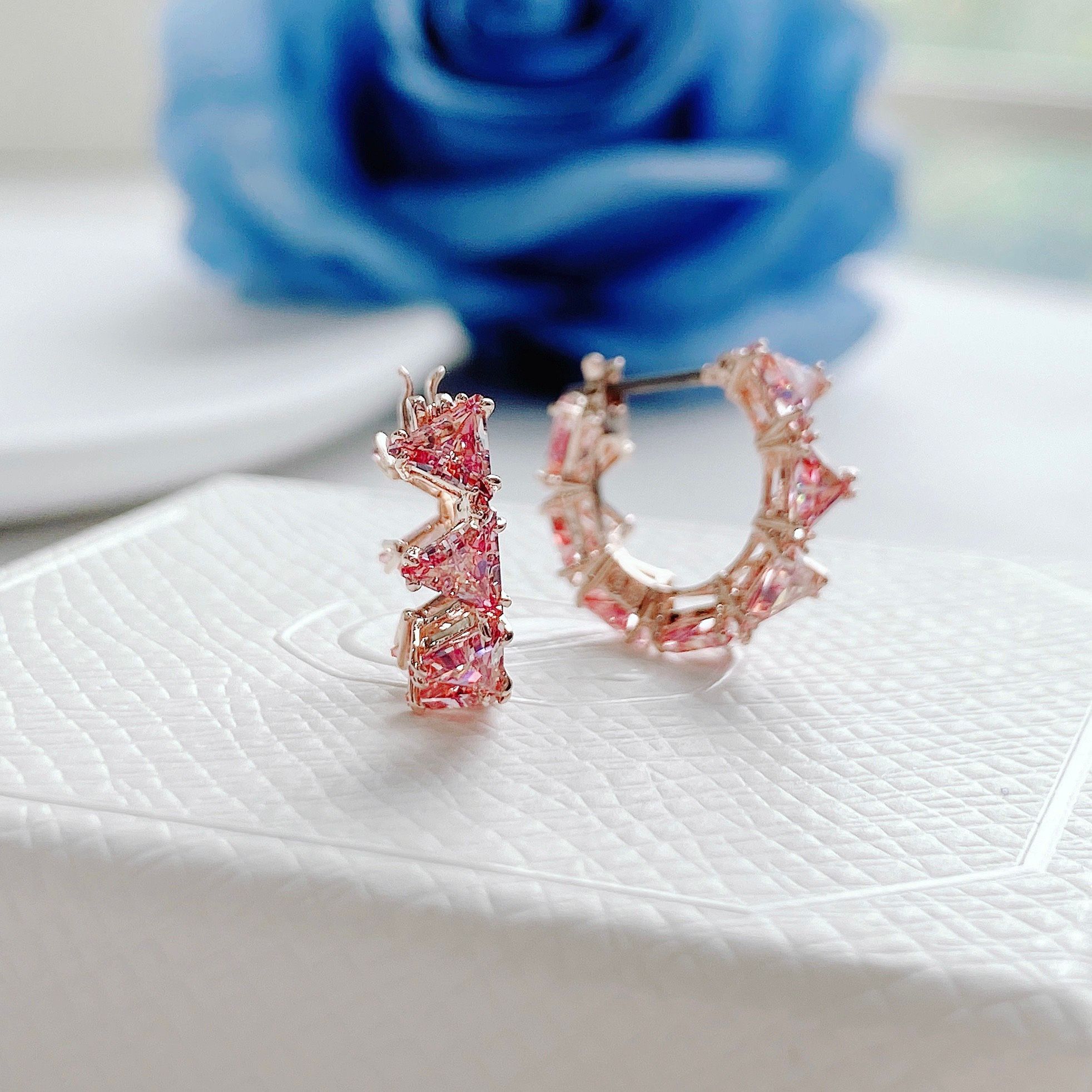 Ortyx hoop earrings Triangle cut, Small, Pink, Rose gold-tone plated