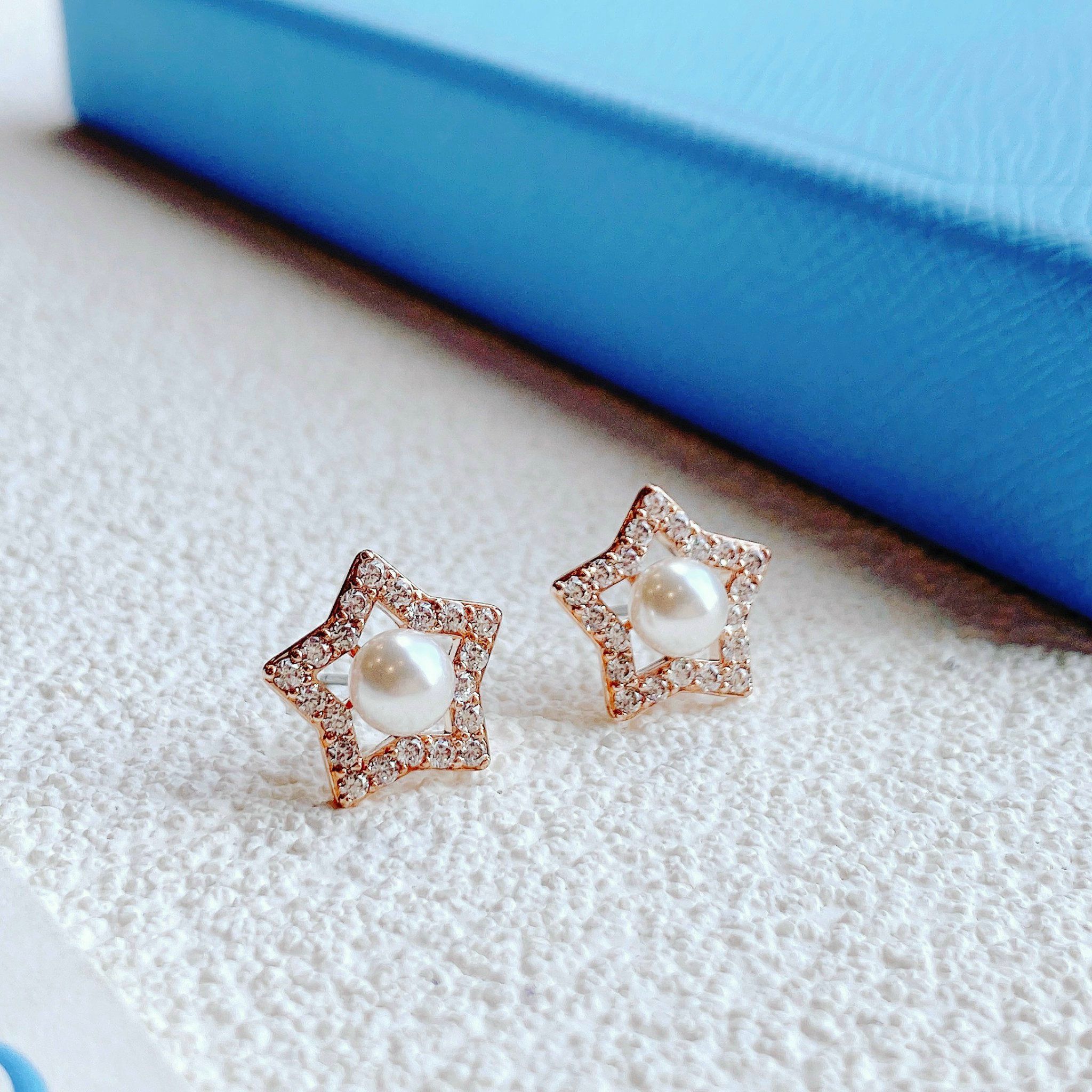 Khuyên tai Stella mix trai màu vàng hồng - Swarovski Stella stud earrings Round cut, Star, White, Rose gold-tone plated