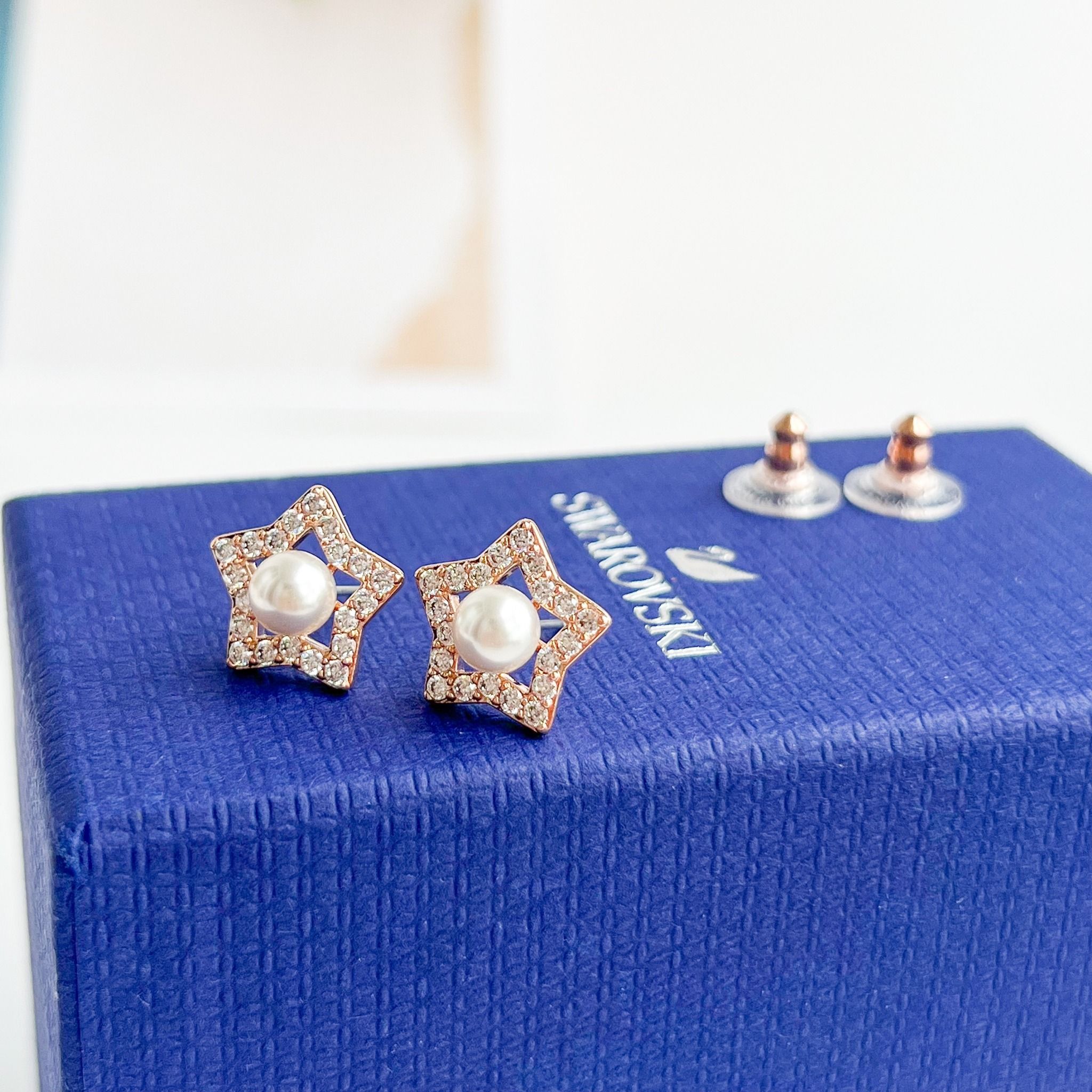 Khuyên tai Stella mix trai màu vàng hồng - Swarovski Stella stud earrings Round cut, Star, White, Rose gold-tone plated