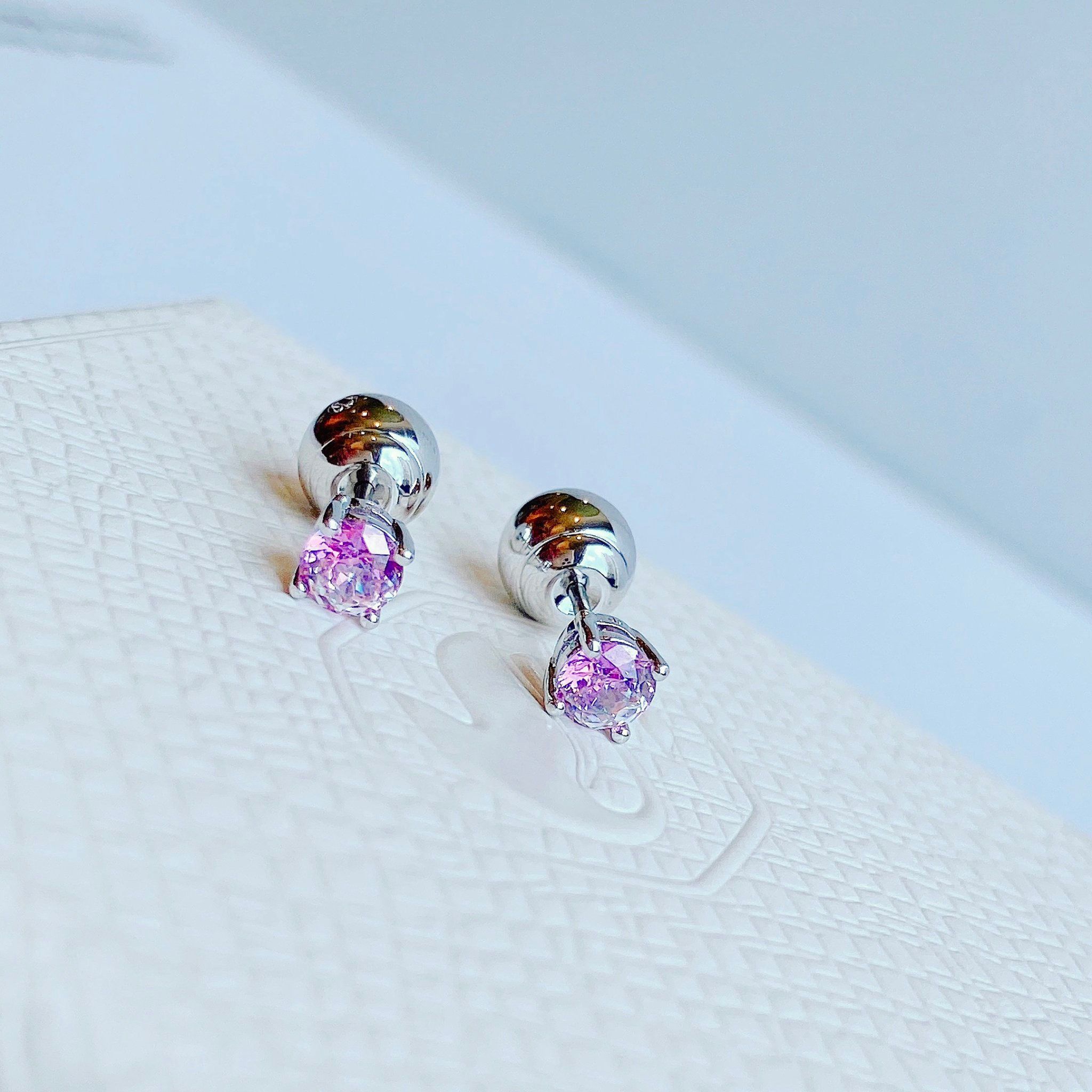 Khuyên tai Swarovski Stilla nụ tím - Swarovski Stilla stud earrings Round cut, Purple, Rhodium plated