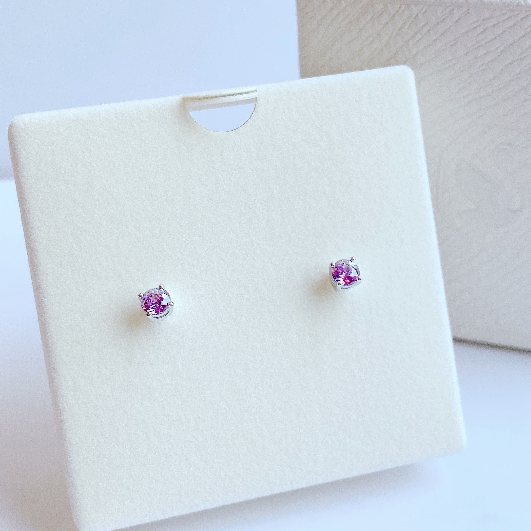 Khuyên tai Swarovski Stilla nụ tím - Swarovski Stilla stud earrings Round cut, Purple, Rhodium plated