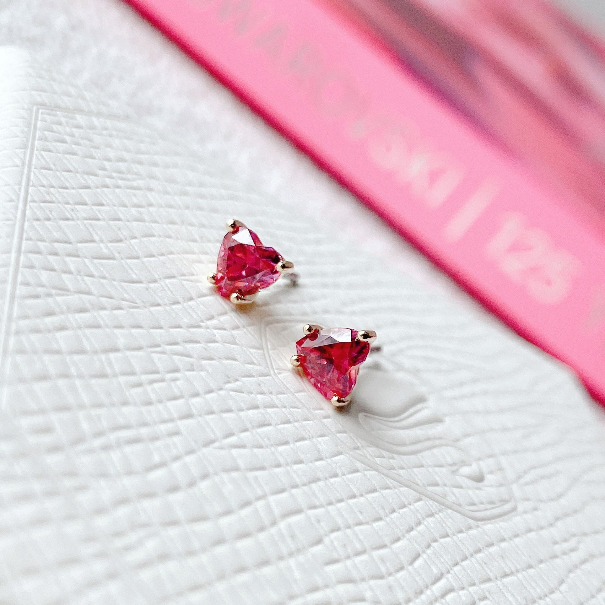 Khuyên Swarovski Stilla tim đỏ - Swarovski Stilla stud earrings Heart, Red, Gold-tone plated