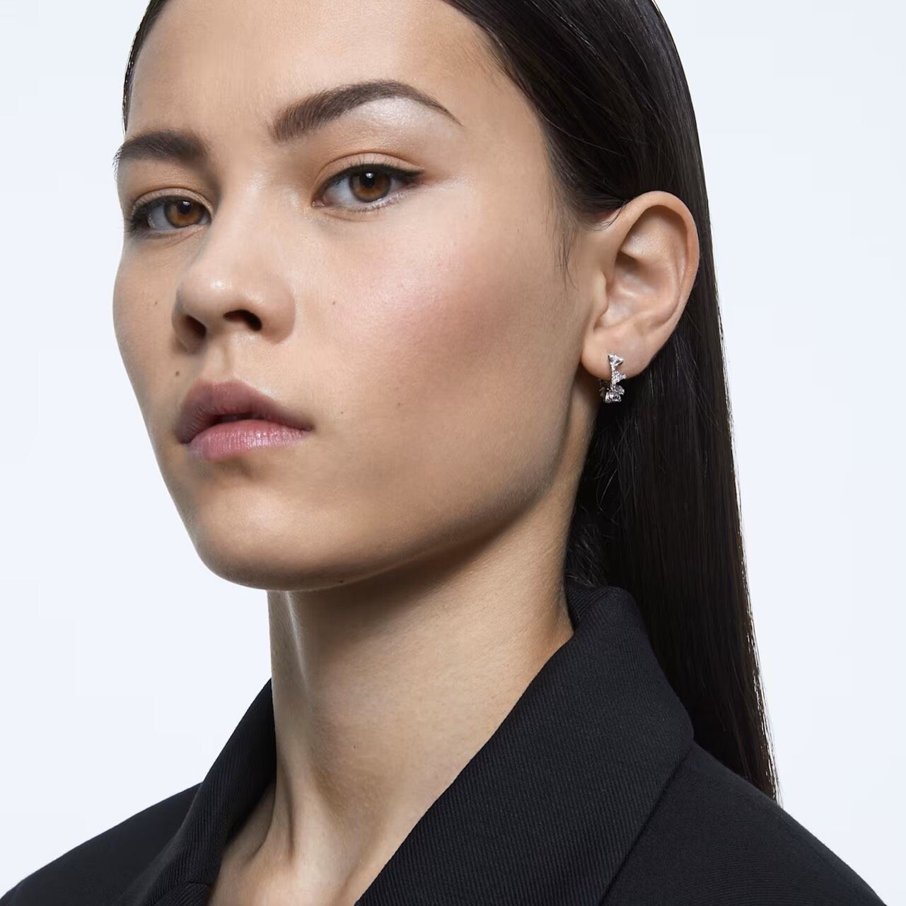 Khuyên tai Swarovski Ortyx trắng - Swarovski Ortyx hoop earrings Triangle cut, Small, White, Rhodium plated