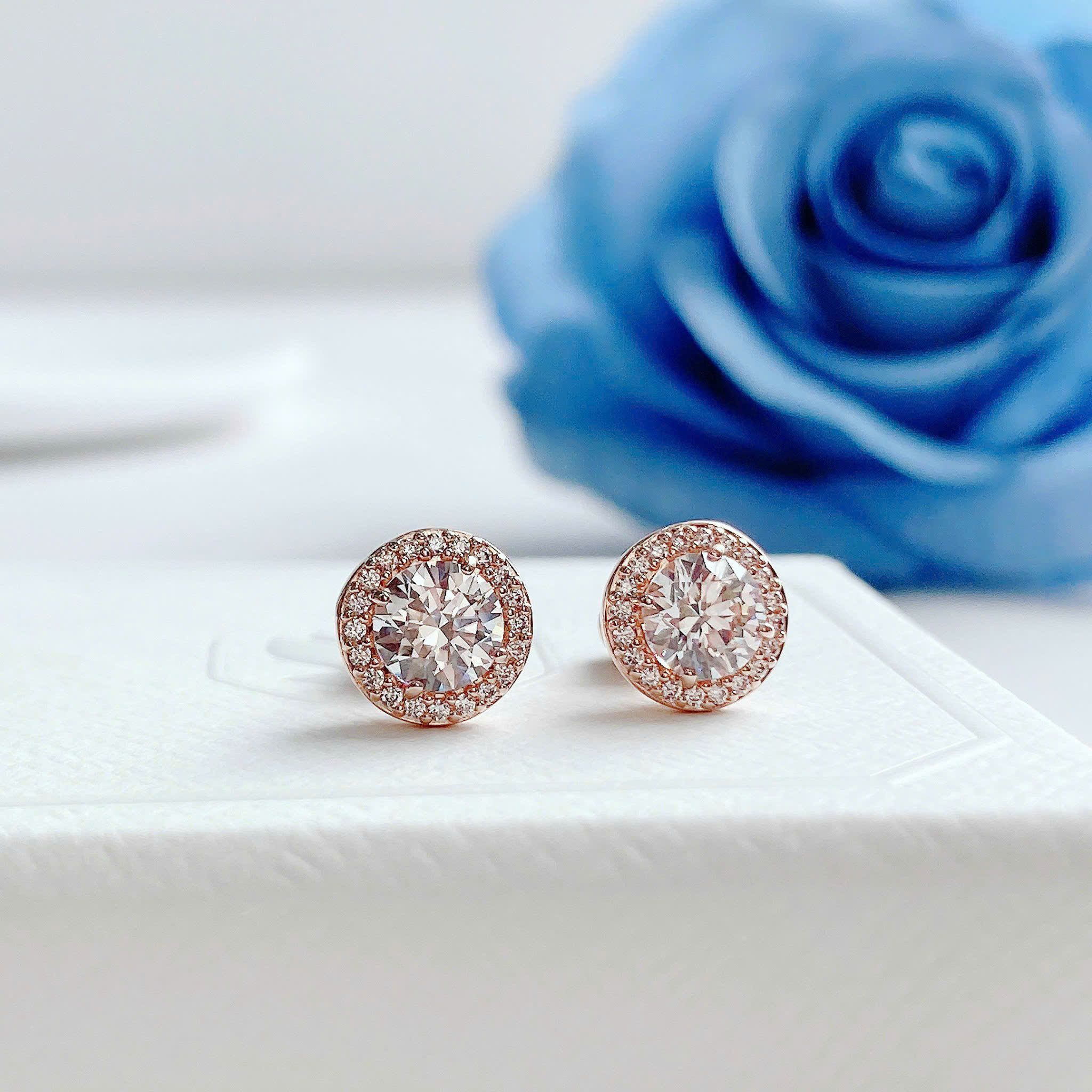 Una Angelic stud earrings Round cut, Pavé, White, Rose gold-tone plated