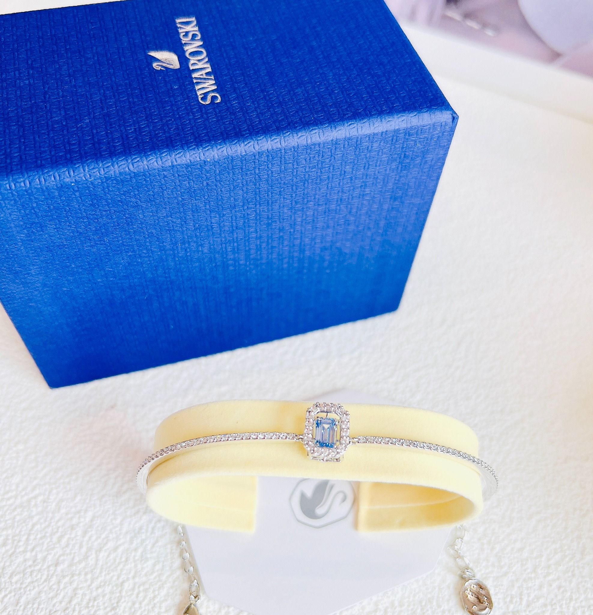 Lắc tay Swarovski Millenia đá nhảy xanh - Swarovski Millenia bangle Octagon cut, Pavé, Blue, Rhodium plated