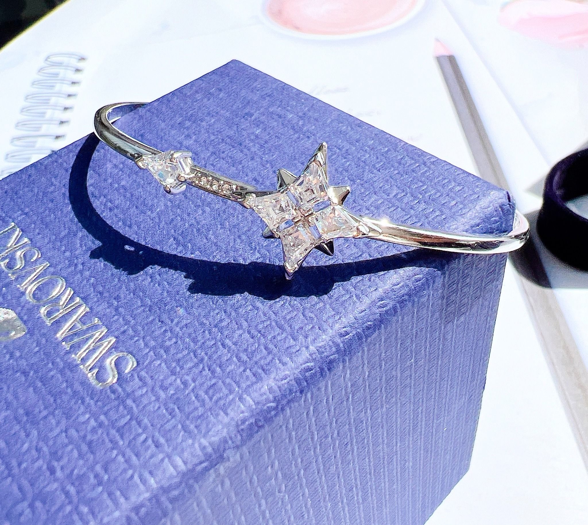 Vòng tay Swarovski ngôi sao trắng - Swarovski Symbolic Bangle White, Rhodium plated