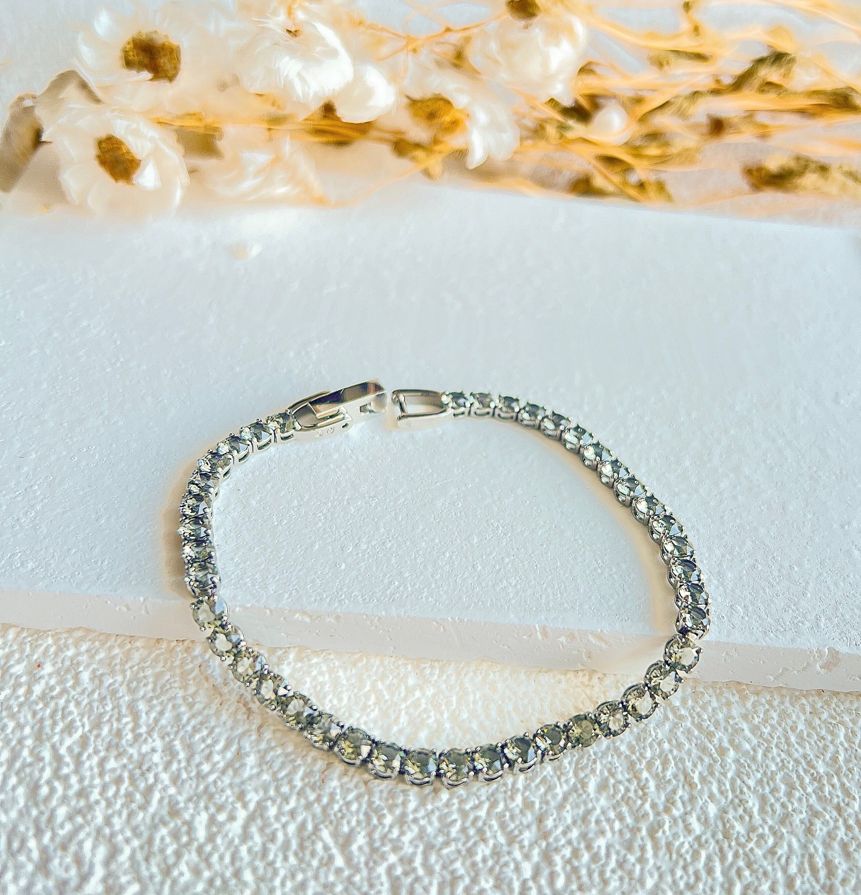 Lắc tay Swarovski Tennis Deluxe màu xám - Swarovski Tennis Deluxe bracelet Round cut, Gray, Ruthenium plated