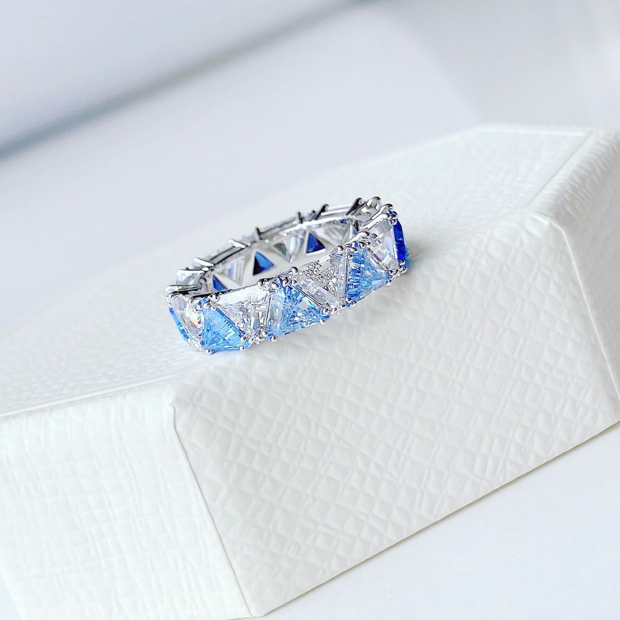 Nhẫn Swarovski cocktail màu xanh da trời - Swarovski cocktail ring Triangle cut, Blue, Rhodium plated