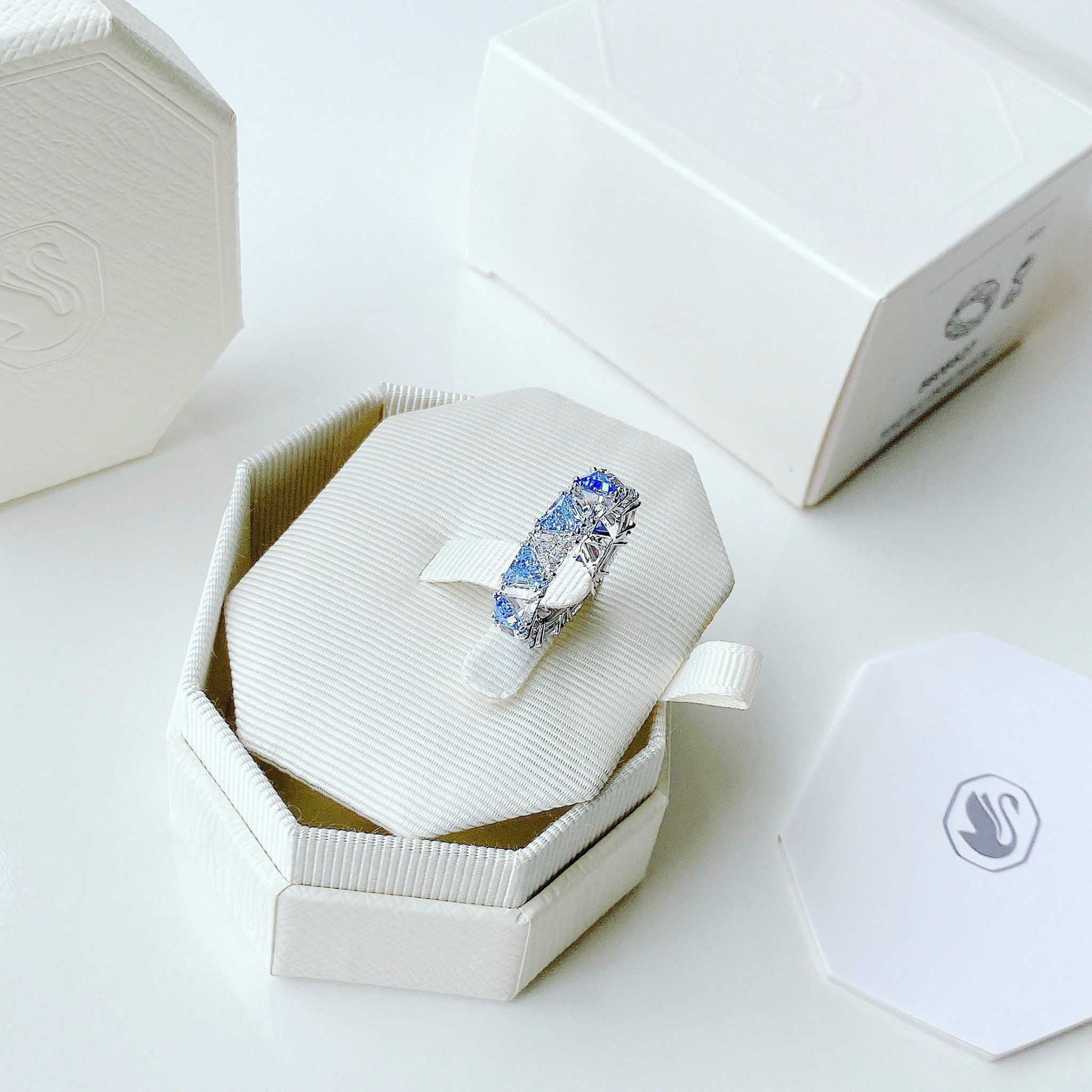 Nhẫn Swarovski cocktail màu xanh da trời - Swarovski cocktail ring Triangle cut, Blue, Rhodium plated