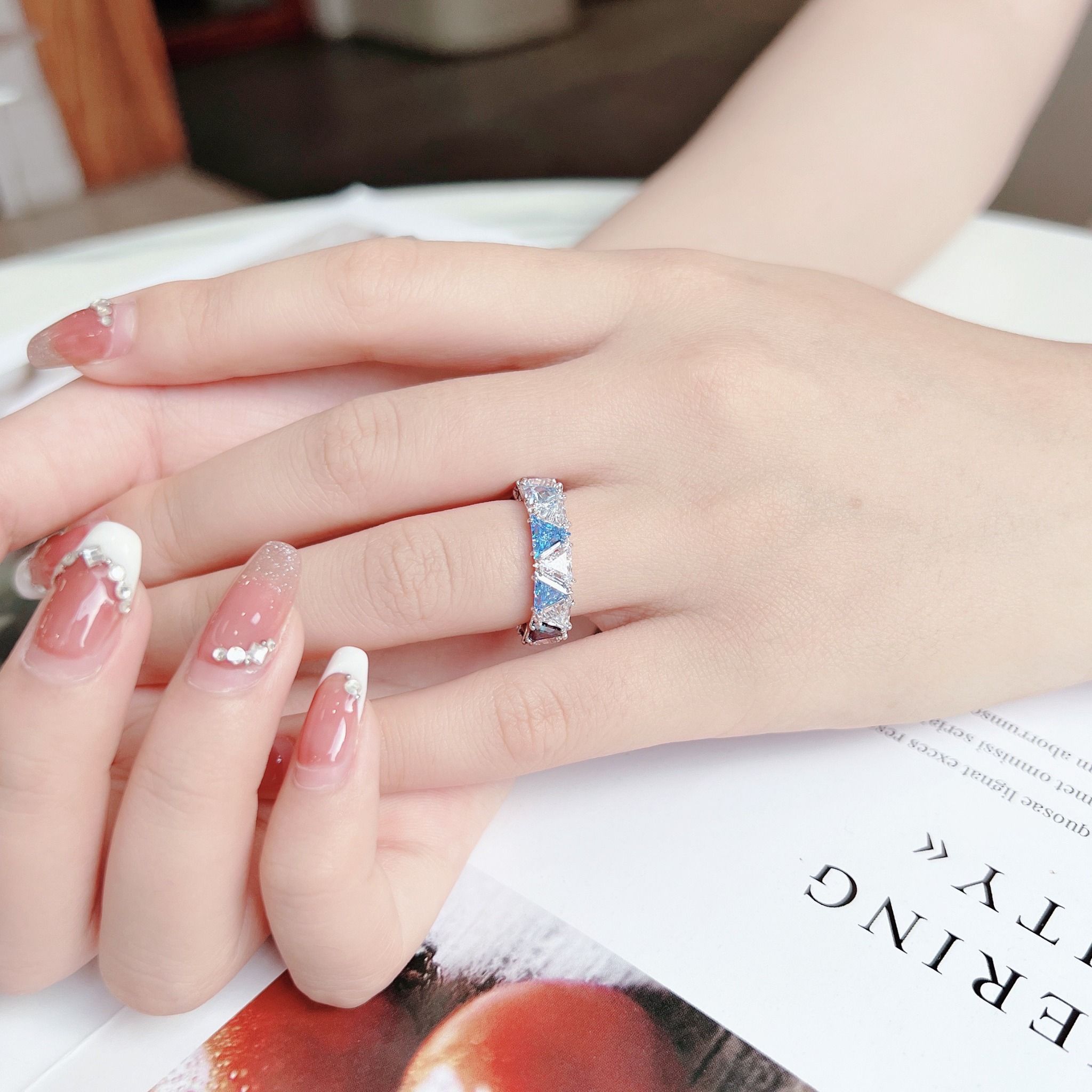 Nhẫn Swarovski cocktail màu xanh da trời - Swarovski cocktail ring Triangle cut, Blue, Rhodium plated