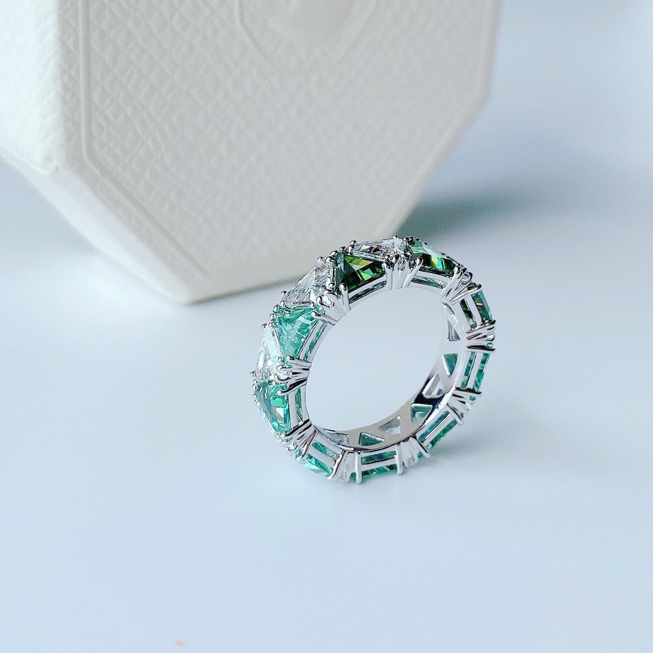 Nhẫn Swarovski Ortyx cocktail màu xanh lá cây - Swarovski Ortyx cocktail ring Triangle cut, Green, Rhodium plated