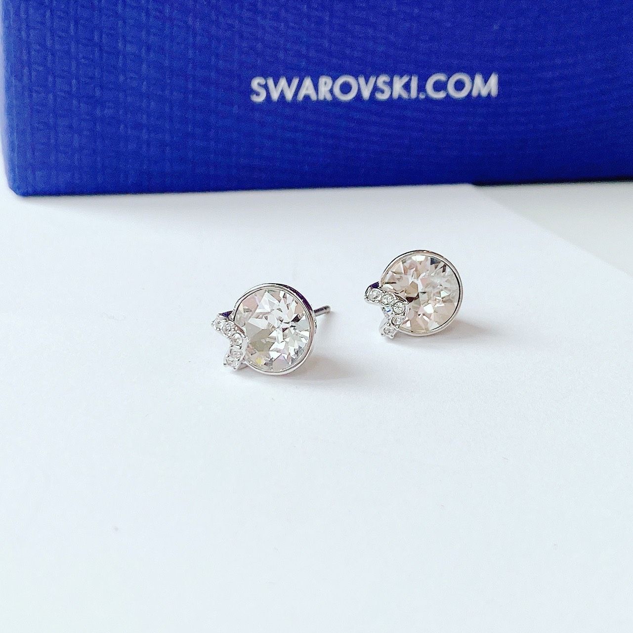 Set Swarovski Bella V trắng - Swarovski Bella V set Round cut, White, Rhodium plated