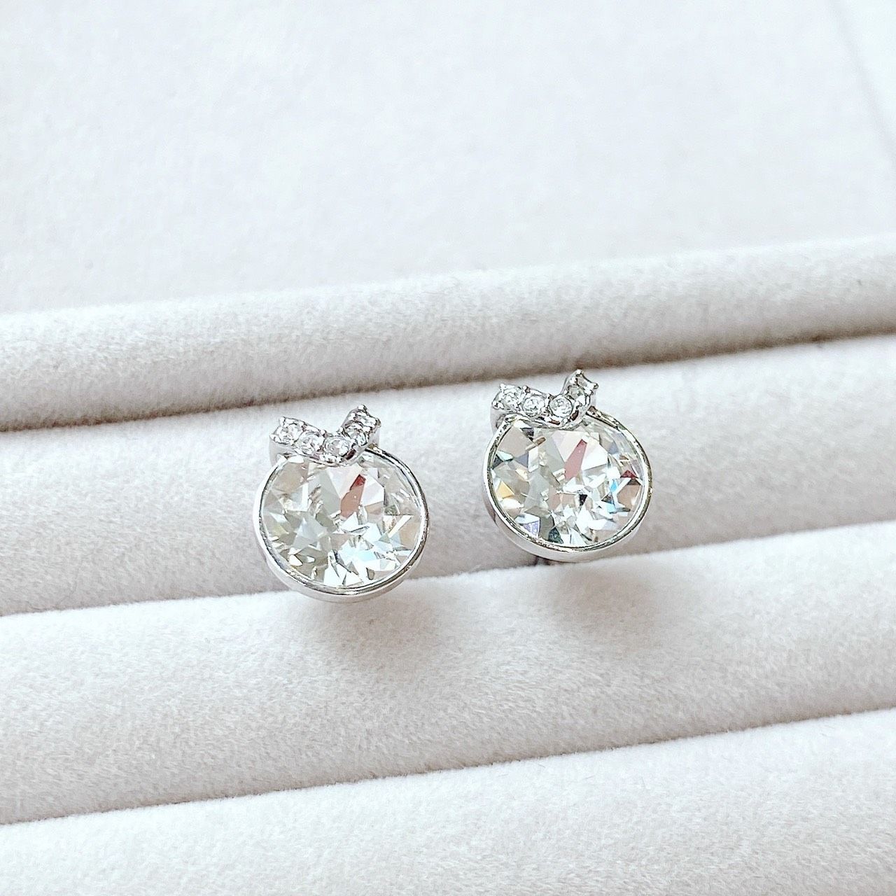 Set Swarovski Bella V trắng - Swarovski Bella V set Round cut, White, Rhodium plated