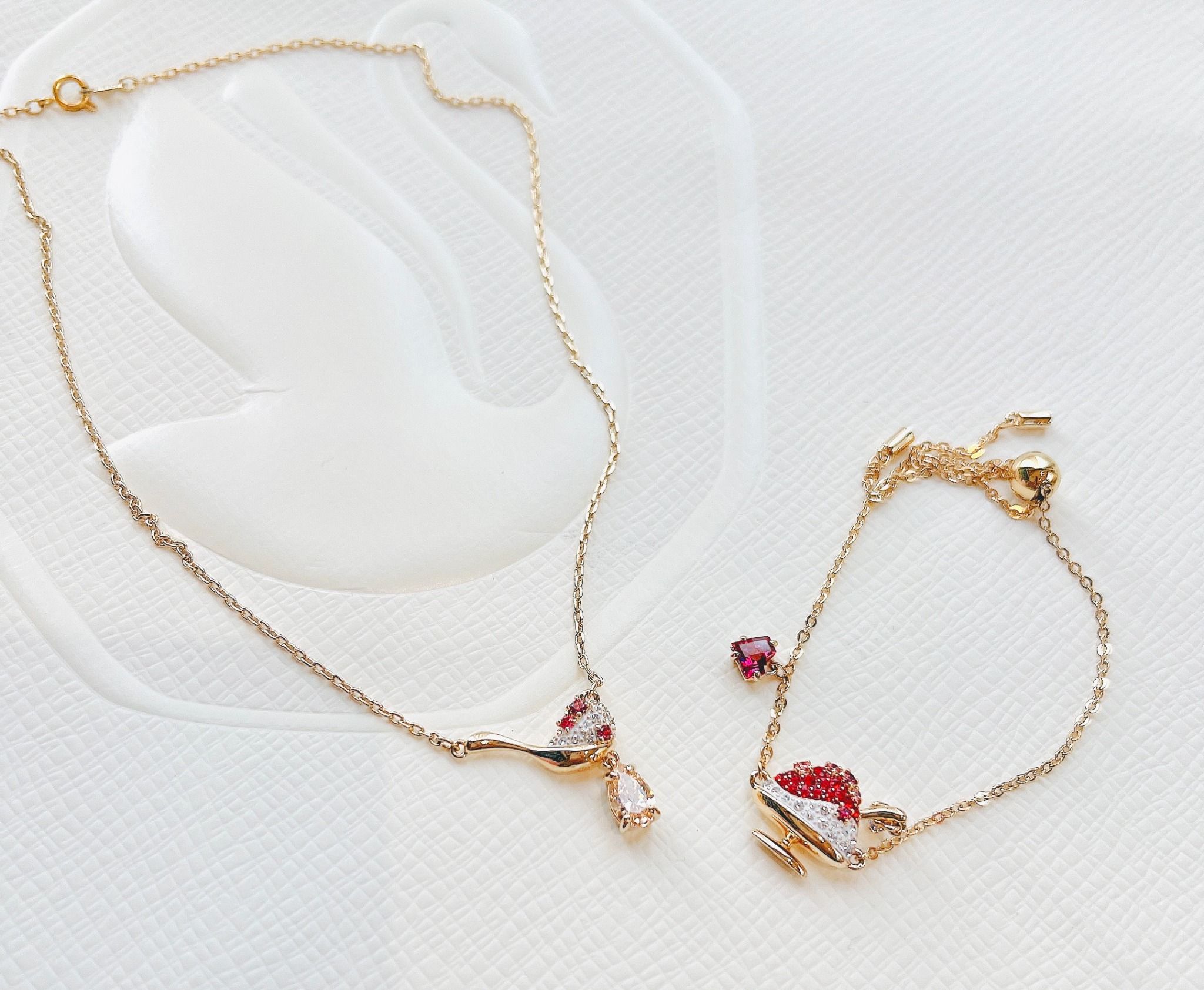 Cariti set Red bean ice, Red, Gold-tone plated