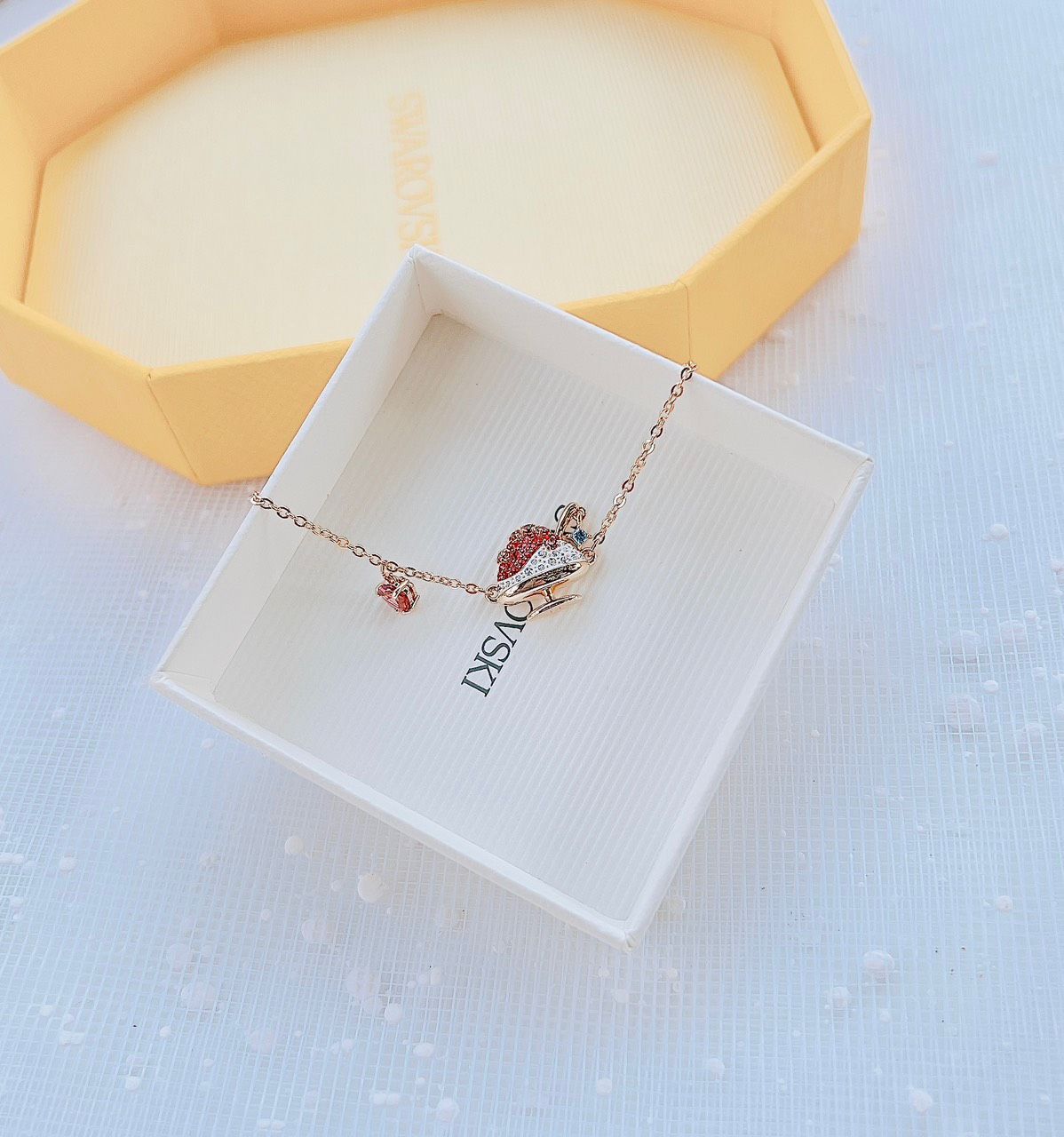 Cariti set Red bean ice, Red, Gold-tone plated
