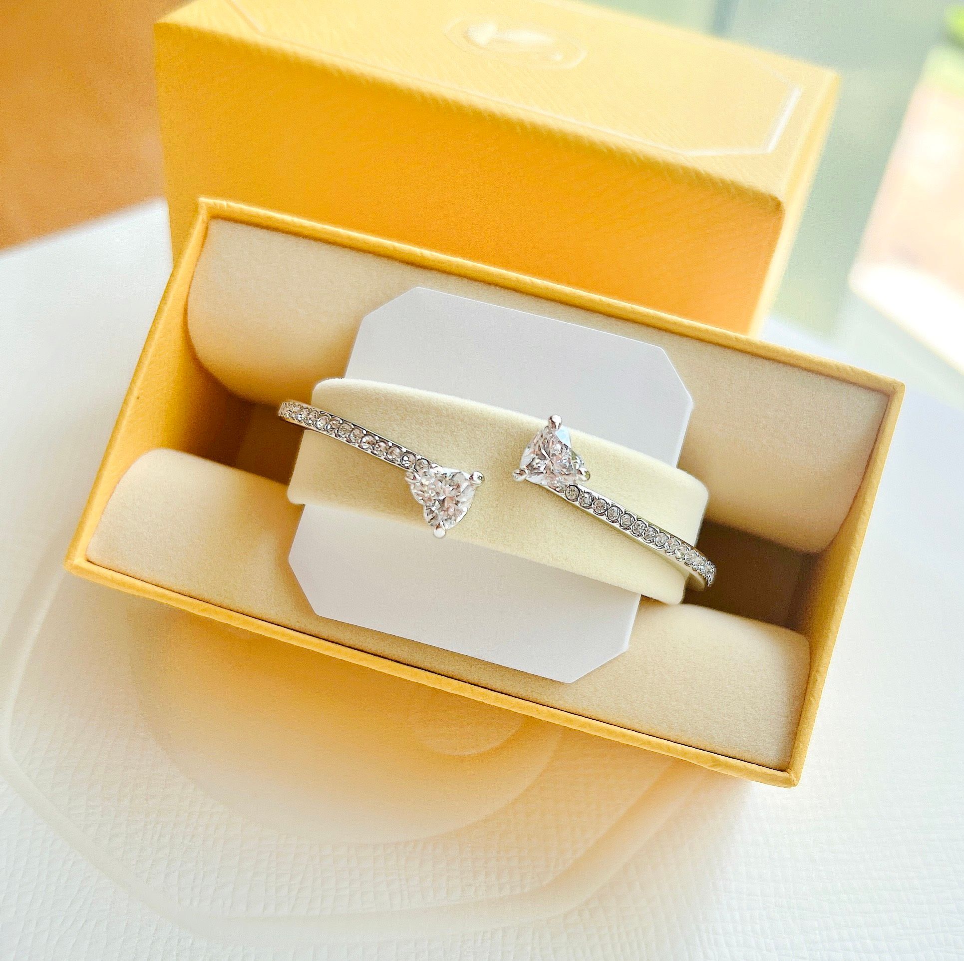 Attract Soul bangle Heart, White, Rhodium plated