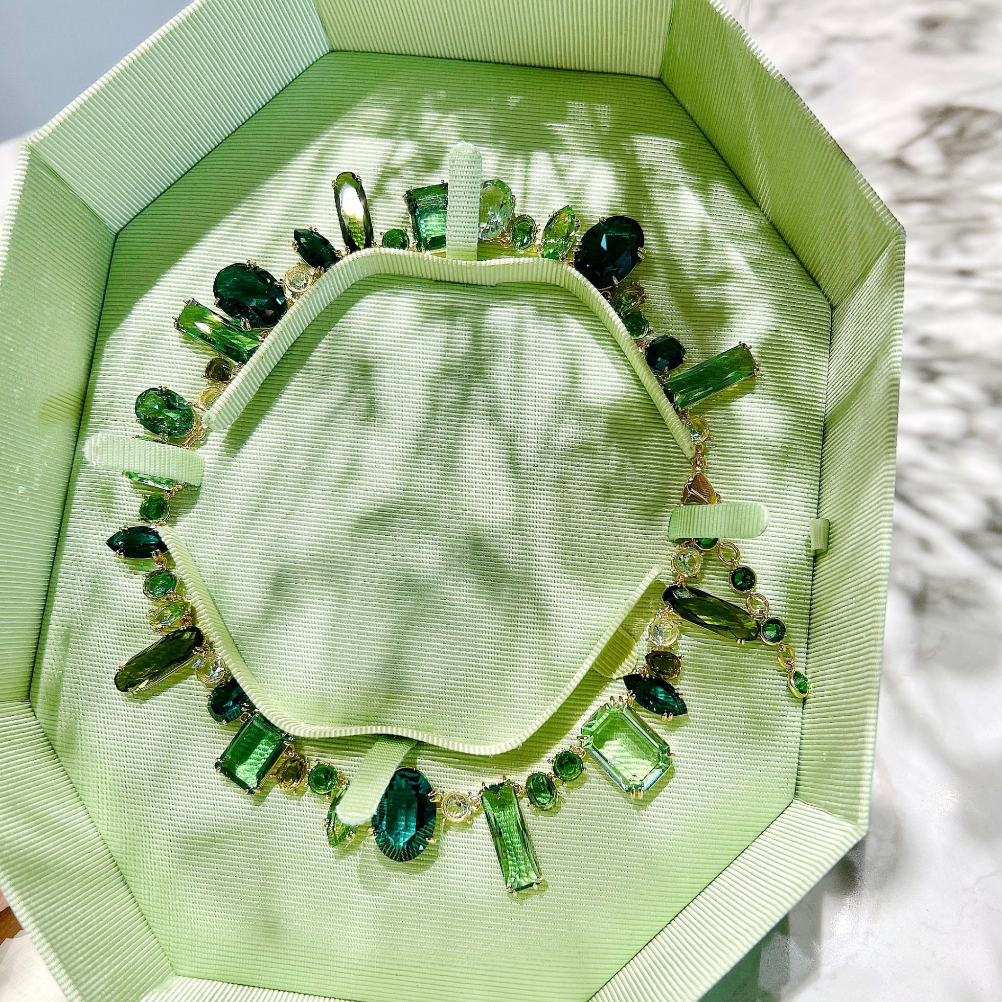 Gema necklace Mixed cuts, Green, Gold-tone plated