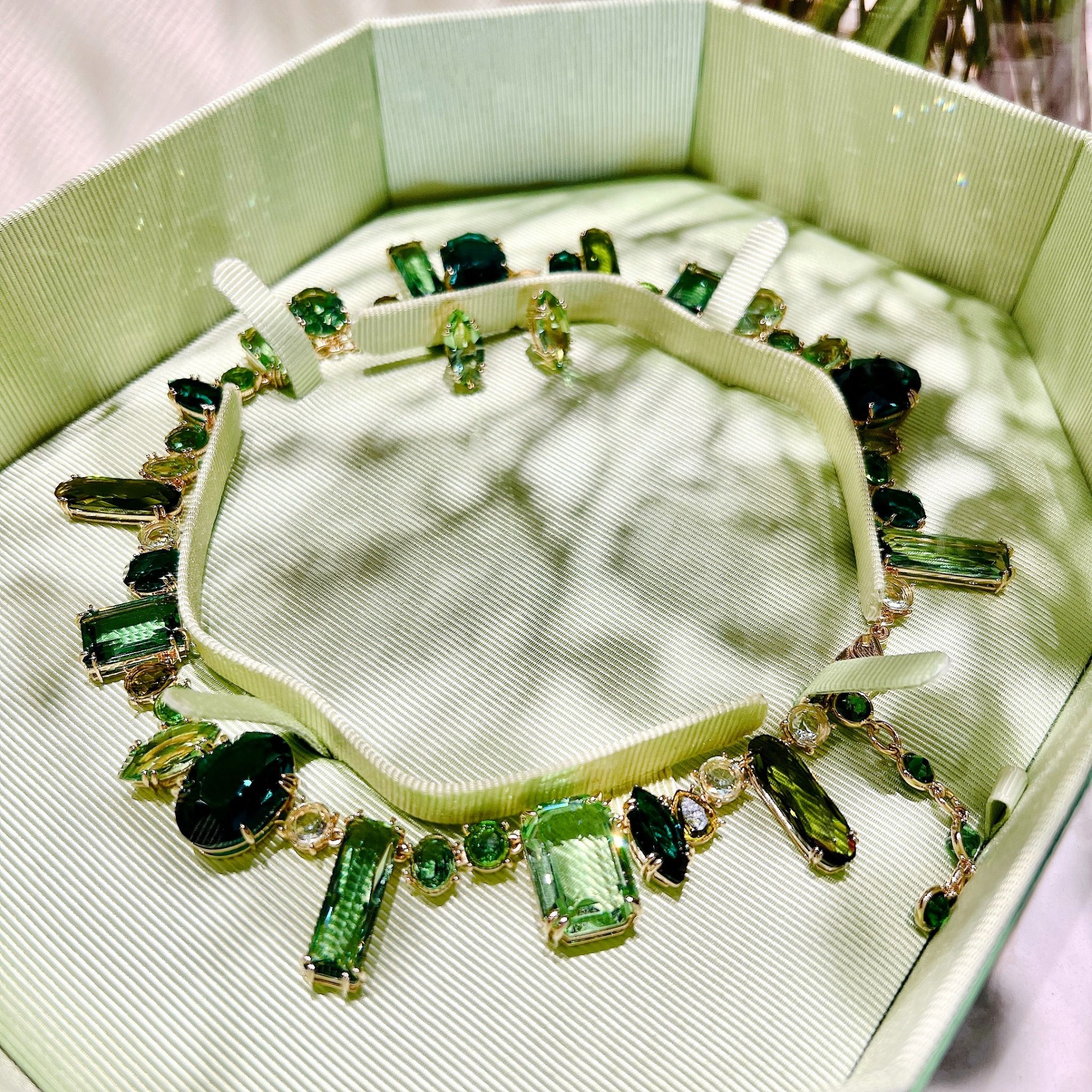 Gema necklace Mixed cuts, Green, Gold-tone plated