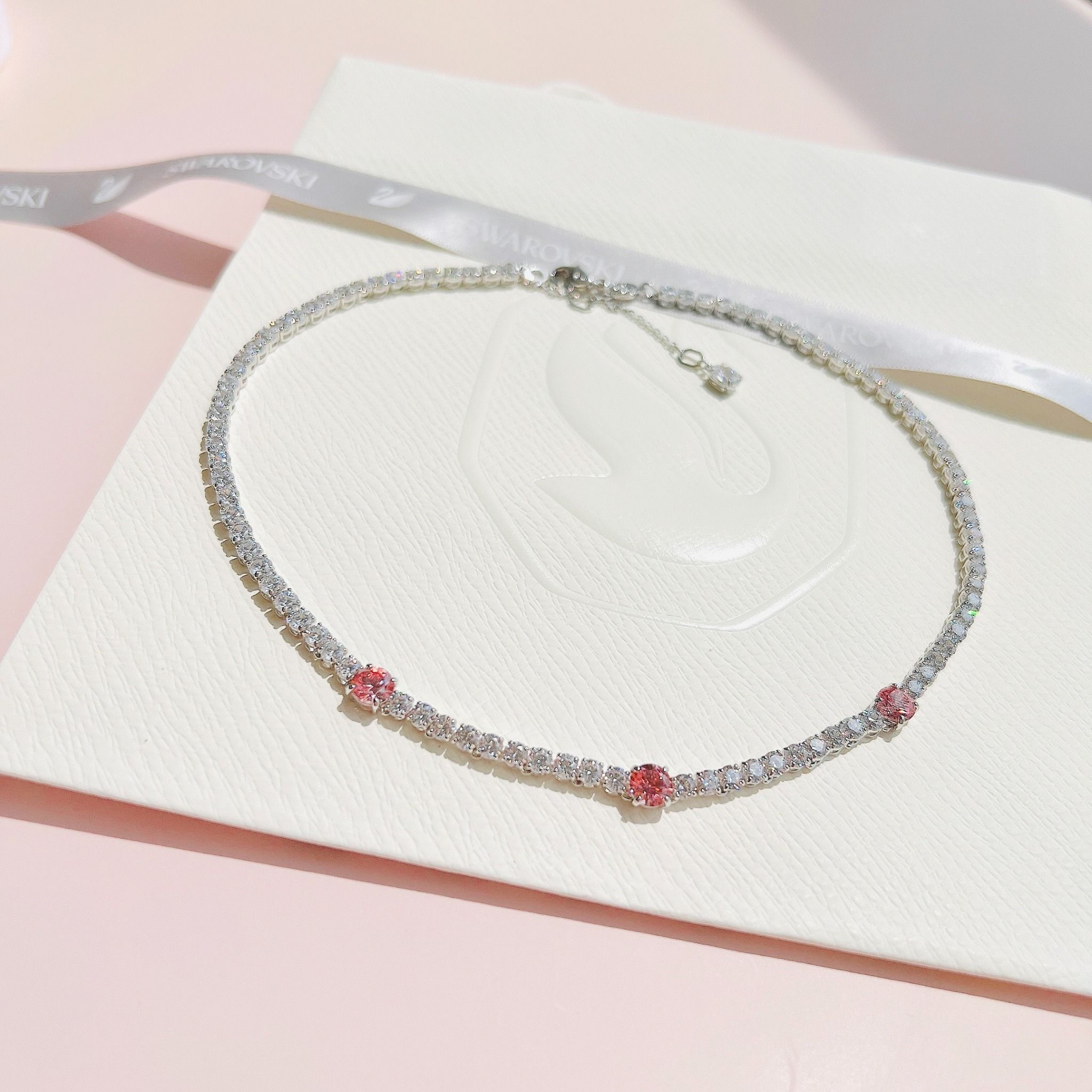 Dây chuyền Swarovski Matrix mix màu trắng, hồng - Swarovski Matrix Tennis necklace Mixed cuts, Pink, Rhodium plated