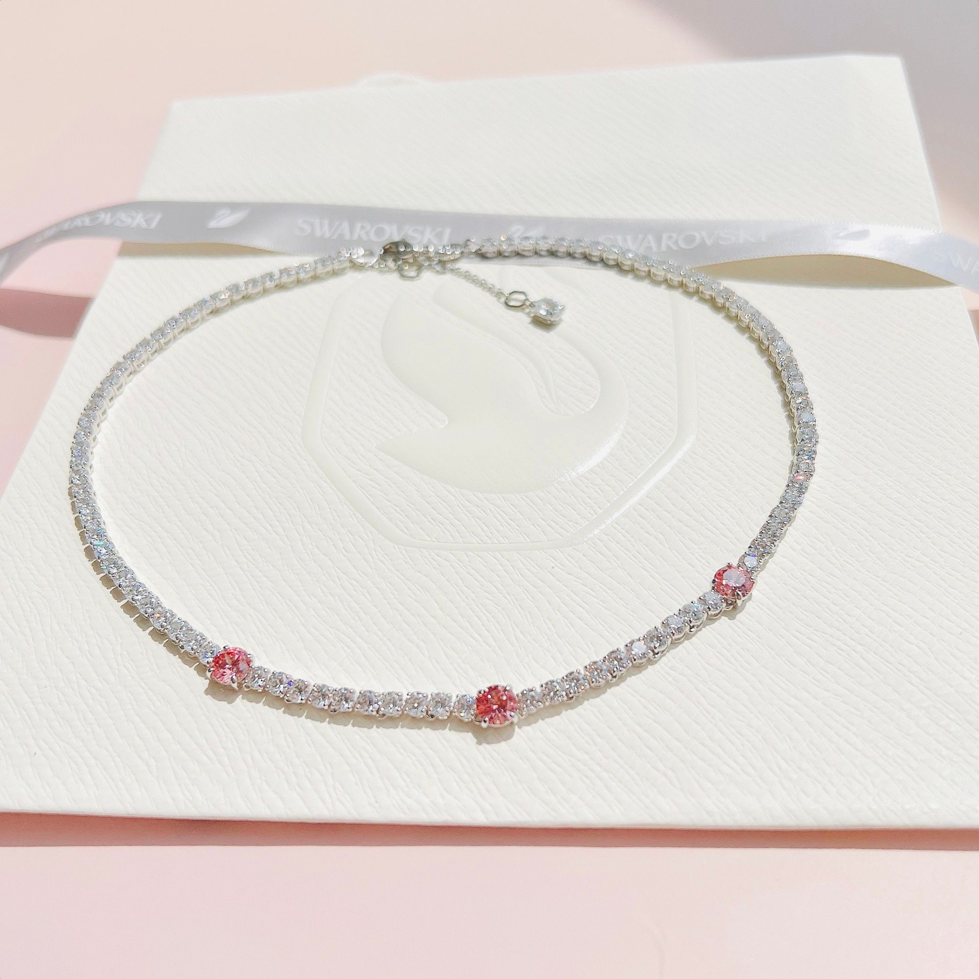 Dây chuyền Swarovski Matrix mix màu trắng, hồng - Swarovski Matrix Tennis necklace Mixed cuts, Pink, Rhodium plated