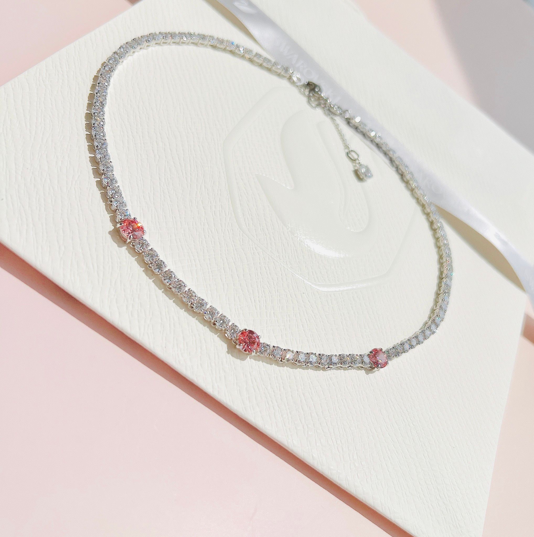 Dây chuyền Swarovski Matrix mix màu trắng, hồng - Swarovski Matrix Tennis necklace Mixed cuts, Pink, Rhodium plated