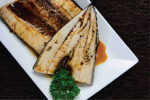 さんま　蒲焼き/ Grilled Saury with Teri Sauce | Cá Kiếm nướng với sốt teri