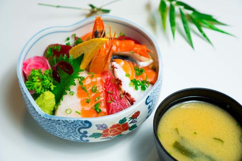 海鮮丼 / Sashimi Rice Bowl | Cơm Hải Sản