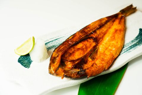 ほっけ焼き/ Salt-Grilled Grouper | Cá Mú Nướng Muối