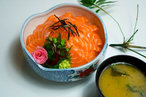 酒いくら丼/ Salmon and Salmon Roe | Cơm Cá Hồi Và Trứng Cá Hồi