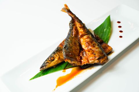 さんまの蒲焼き/ Grilled Pacific Saury With Teri Sauce  | Cá Thu Đao Nướng Sốt Teri