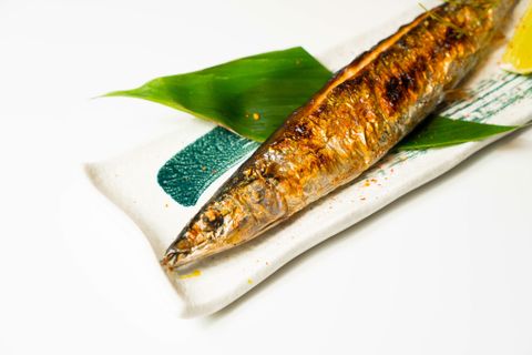 さんま塩焼き / Salt-Grilled Pacific Saury | Cá Thu Đao Nướng Muối