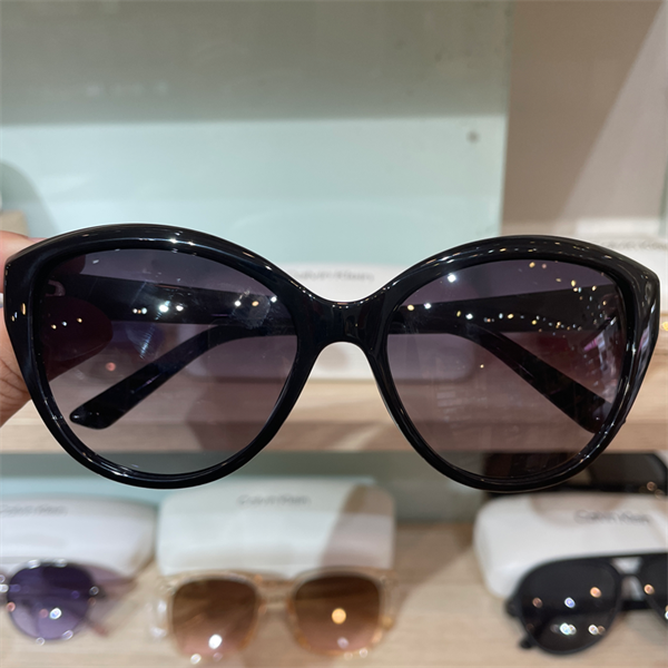 Mắt kính Calvin Klein Grey Gradient Cat Eye Ladies Sunglasses CK19536S 001 55