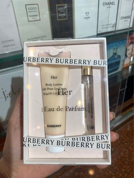 (SALE-SNH) Set 2 Burberry Her Eau De Parfum Spray 0.25 Fl.oz Body Lotion 1 Oz