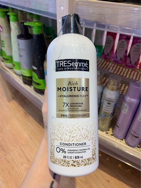 Dầu xả Tresemme Moisture Rich With Vitamin E Conditioner 28Oz 828ml