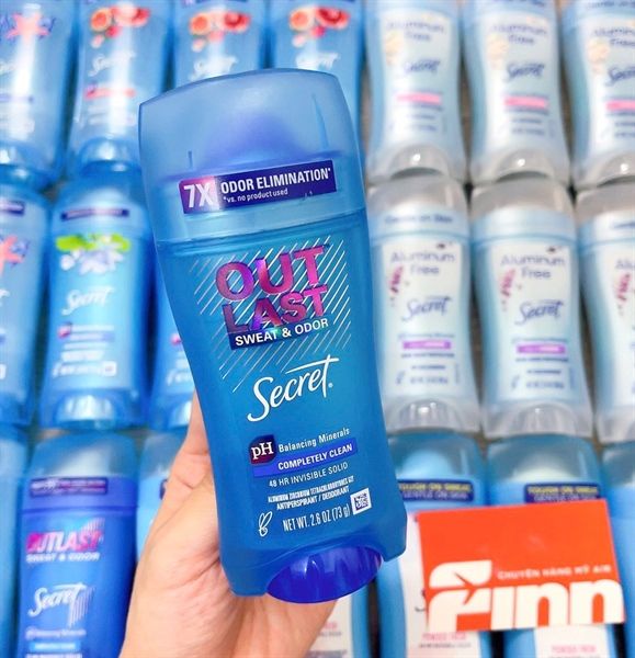 Lăn khử mùi Secret Outlast Invisible Solid Antiperspirant & Deodorant for Women Completely Clean 2.6Oz 73g