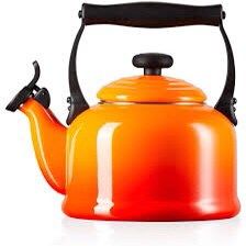 Ấm đun nước trên bếp từ Le Creuset Tradition 2,1L màu cam