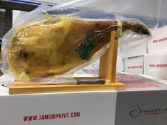 Đùi lơn muối Jamonprive Paleta de cebo 4,5 - 5,0 Kg (Đùi lợn Iberico lợn đen TBN 4,5-5kg Date: 5/11/2021)