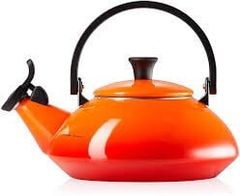 Ấm đun nước trên bếp từ Le Creuset Zen 1,5L màu cam