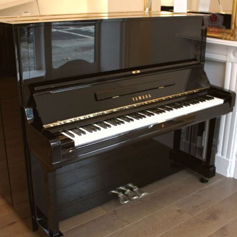 Piano Yamaha U1F