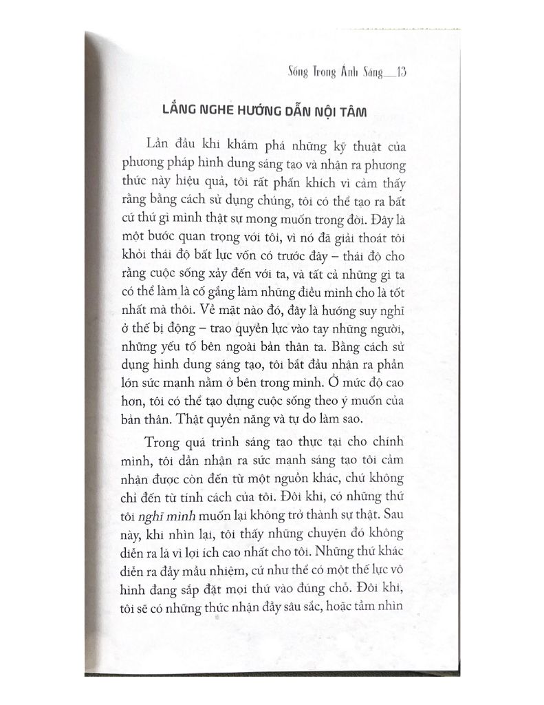 Tủ Sách Tâm Linh Thế Kỷ - Sống Trong Ánh Sáng  - Vanlangbooks