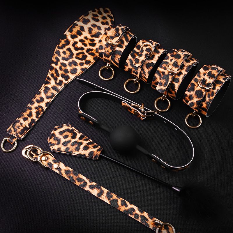 Bộ Dụng Cụ Bạo Dâm Leopard Set 10 Món BDSM