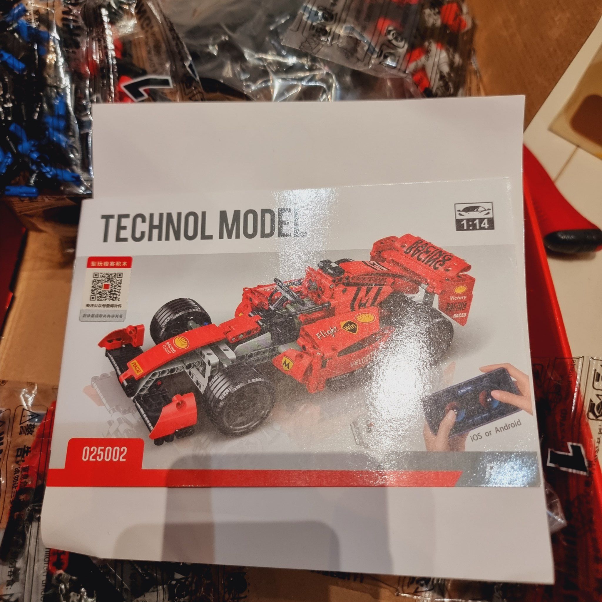 Đồ chơi vận động: Bộ lắp ráp xe điều khiển TECHNOL MODEL (xe đua công thức F1 tỷ lệ 1:14) model 025002